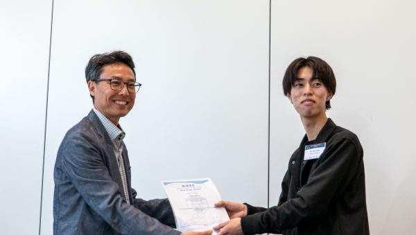 伏見さんがBest Poster Awardを受賞しました
